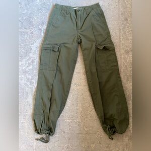 Women’s Levi’s Olive Cargo Pants